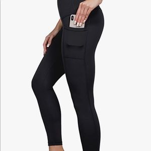 Yogalicious Black Leggings with Pockets
